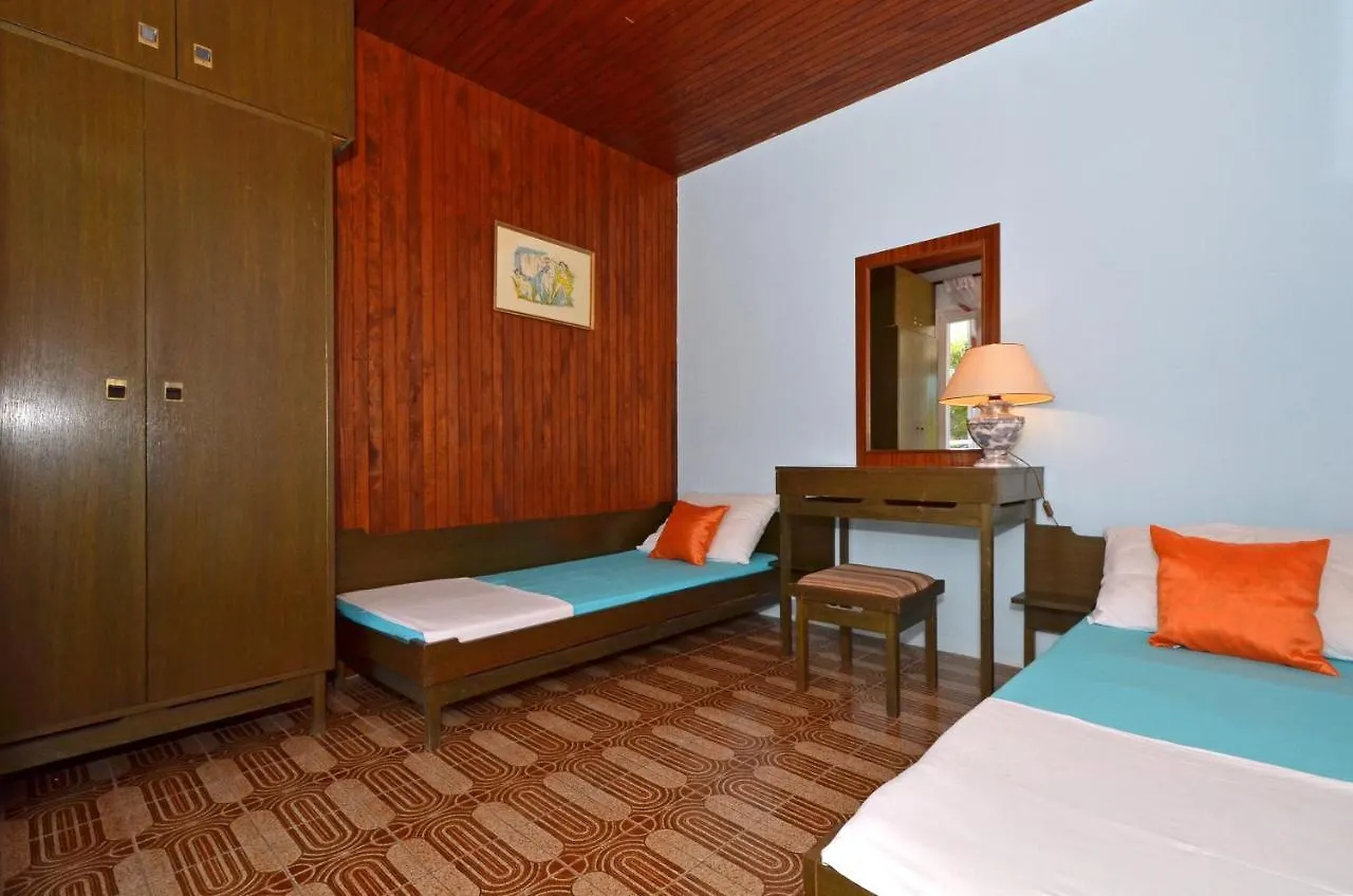 Apartments By The Sea Arbanija, Ciovo - 8651 Трогир