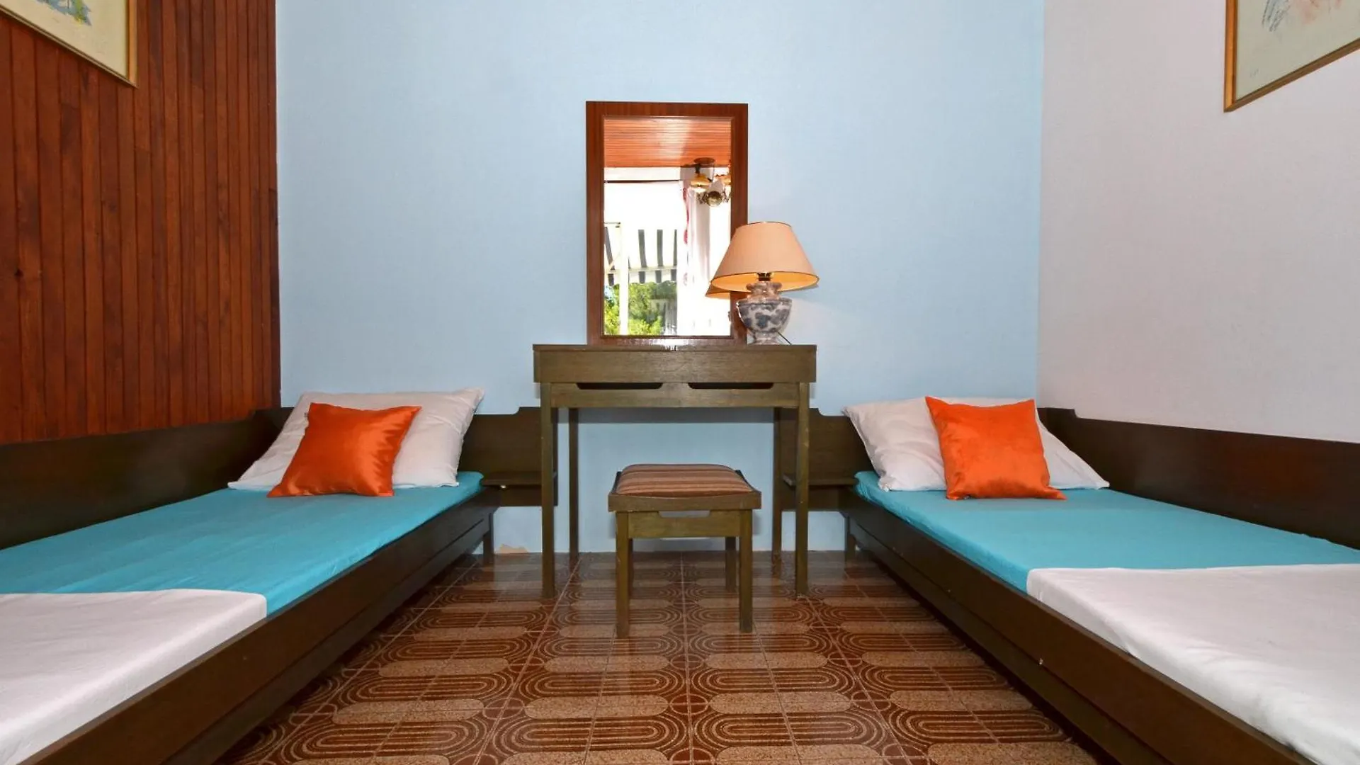 Apartments By The Sea Arbanija, Ciovo - 8651 Трогир 0*,  Хорватия