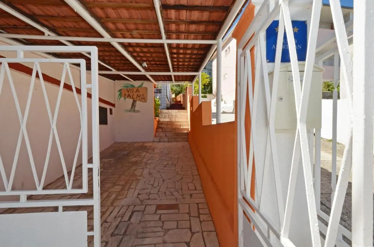 Apartments By The Sea Arbanija, Ciovo - 8651 Трогир